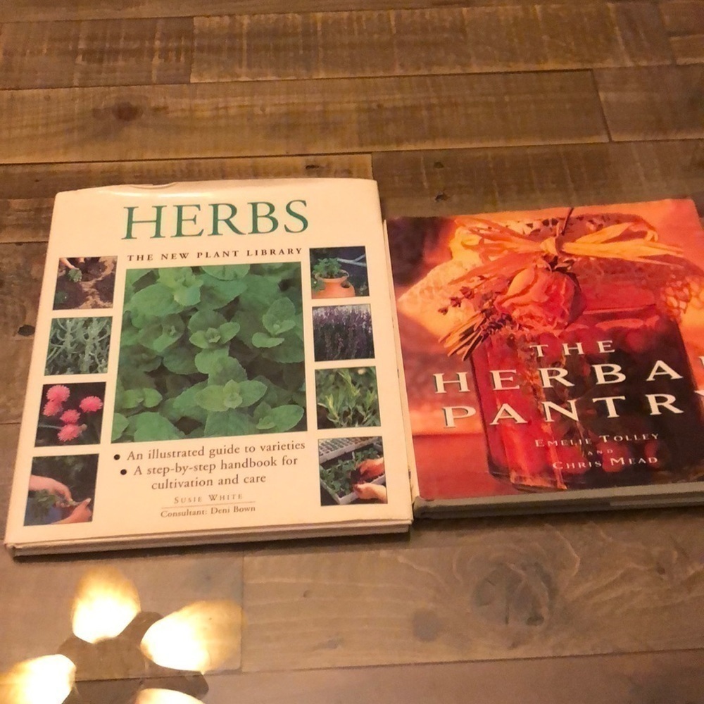Set of two small hard-covered herb books​​​​​​​​​​​​​​